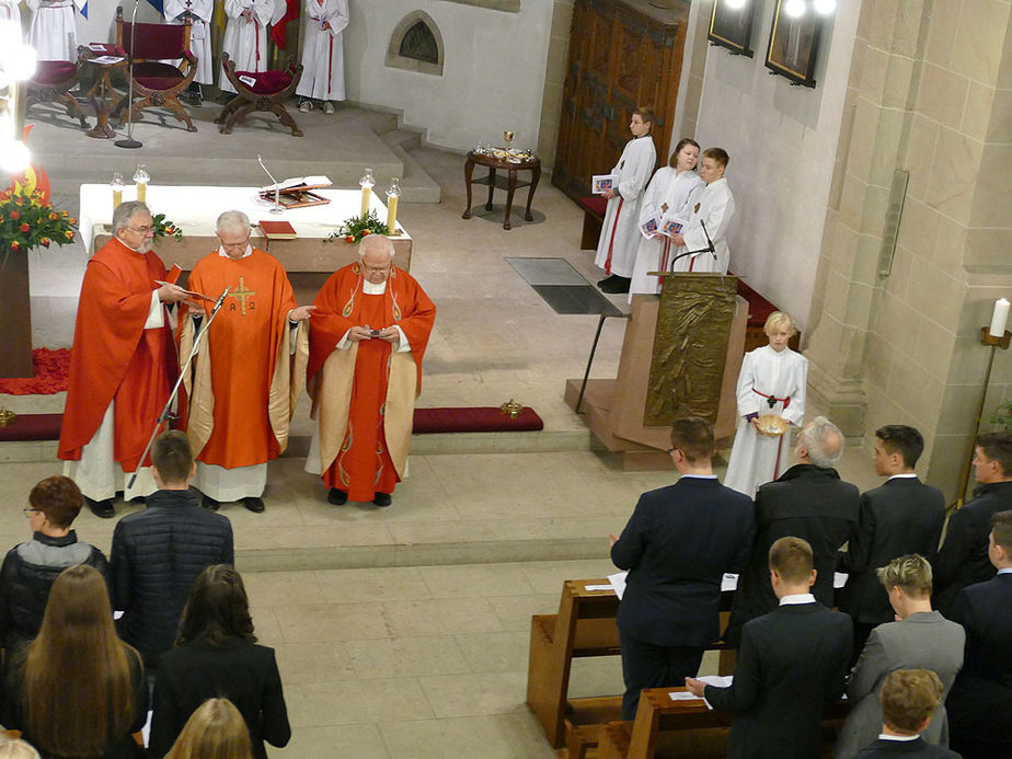 Firmung 2017 in Naumburg (Foto: Karl-Franz Thiede)